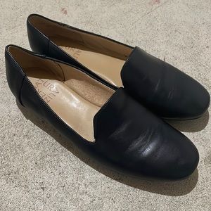 Naturalizer Black Leather Loafers